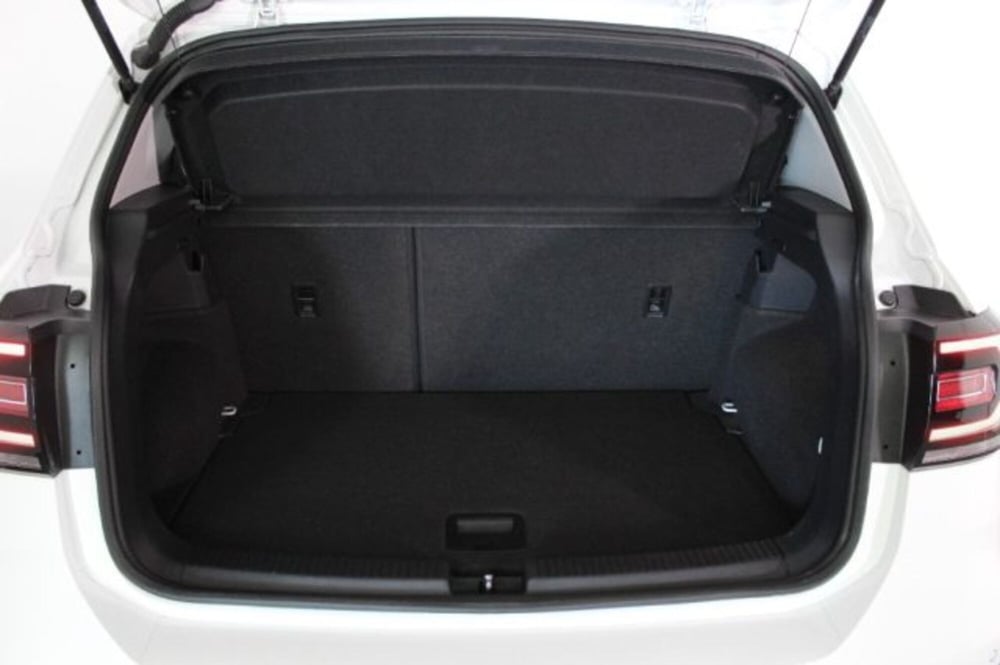 Volkswagen T-Cross usata a Novara (11)
