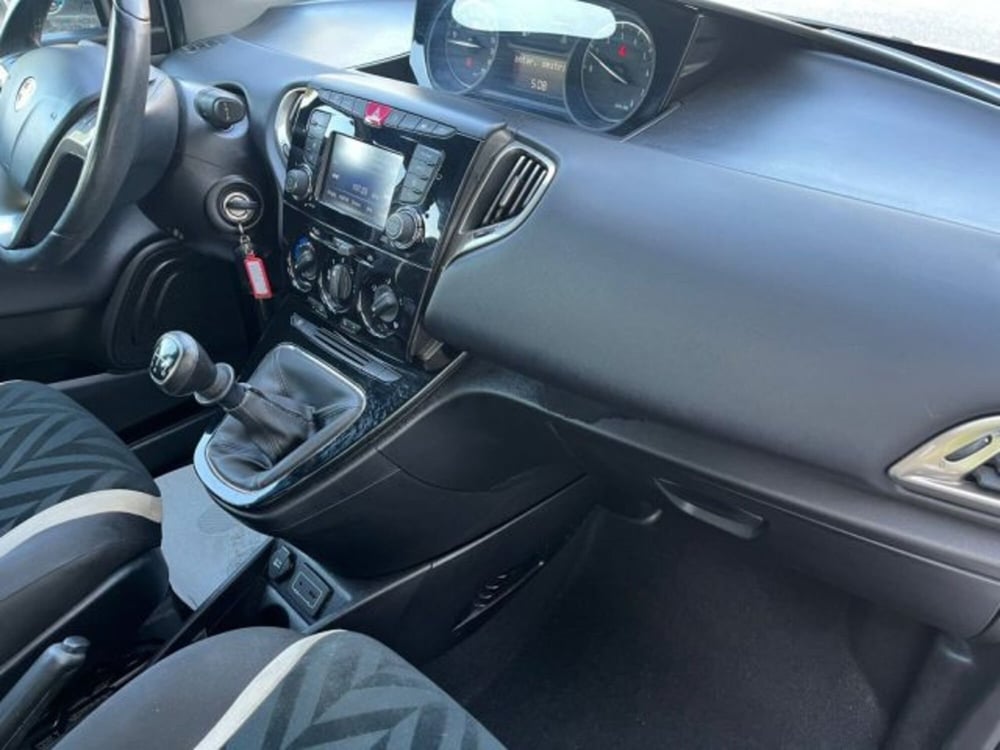 Lancia Ypsilon usata a Lodi (7)