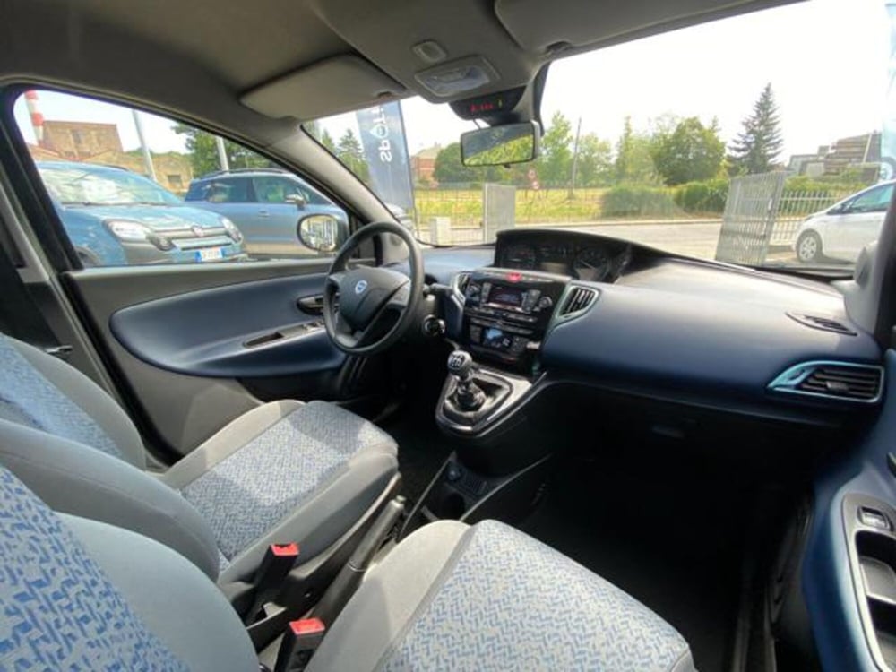 Lancia Ypsilon nuova a Firenze (19)