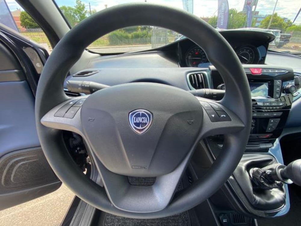 Lancia Ypsilon nuova a Firenze (9)