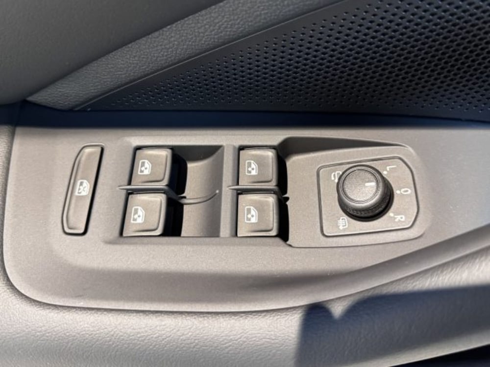 Volkswagen Passat nuova a Vicenza (11)