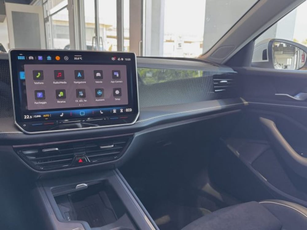 Volkswagen Passat nuova a Vicenza (18)