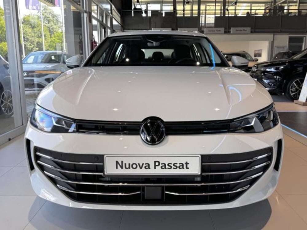 Volkswagen Passat nuova a Vicenza (2)