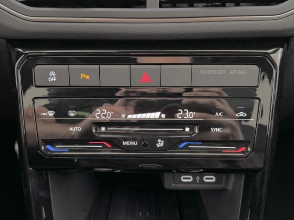 Volkswagen T-Cross nuova a Vicenza (16)