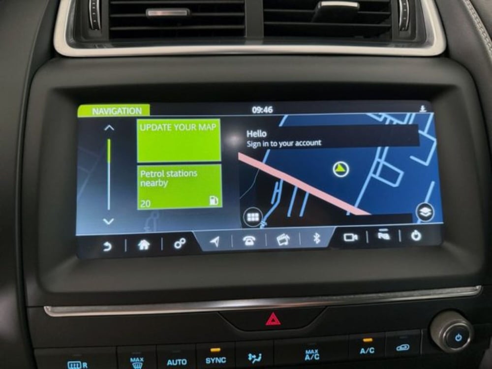 Jaguar E-Pace usata a Modena (8)