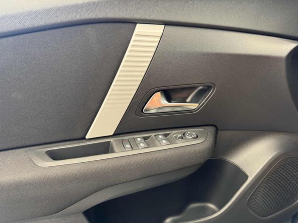 Citroen C4 nuova a Ancona (12)