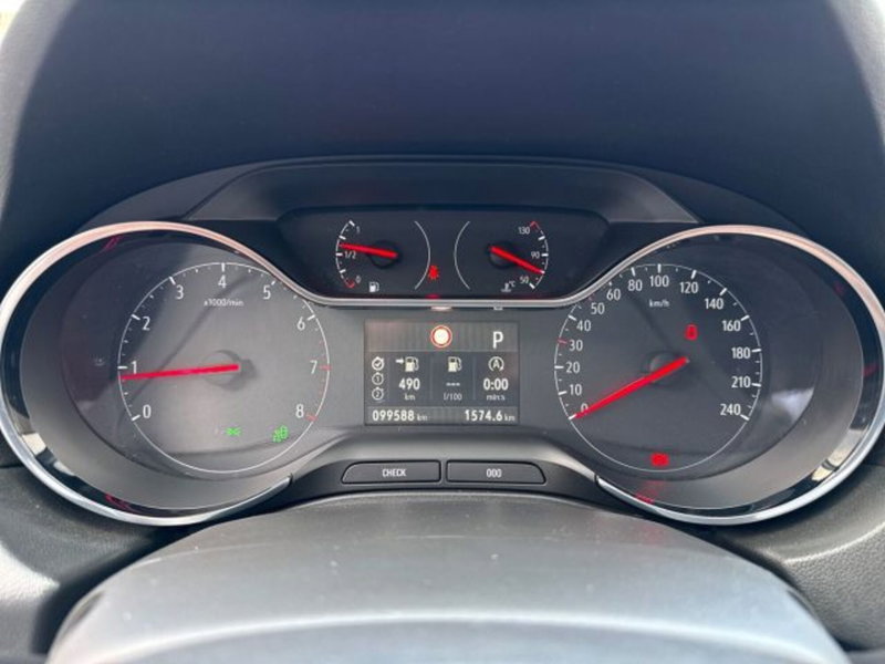 Opel Grandland X usata a Catania (12)