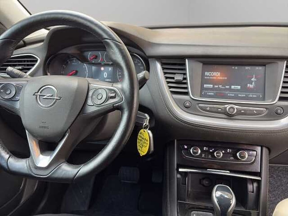 Opel Grandland X usata a Vibo Valentia (12)