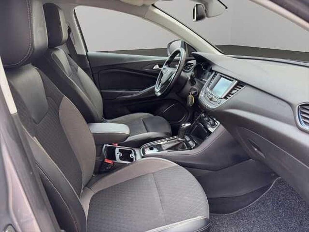 Opel Grandland X usata a Vibo Valentia (9)