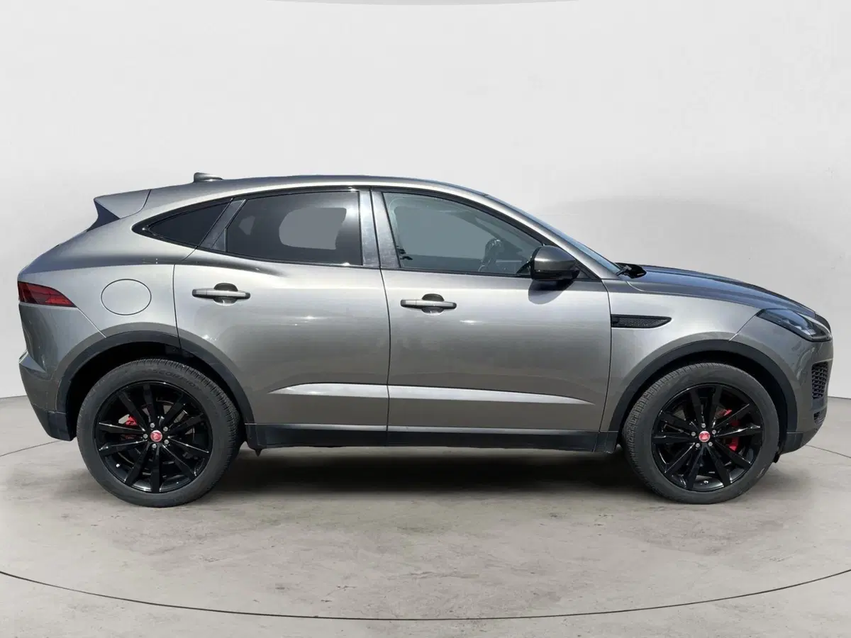 Jaguar E-Pace usata a Catania (6)