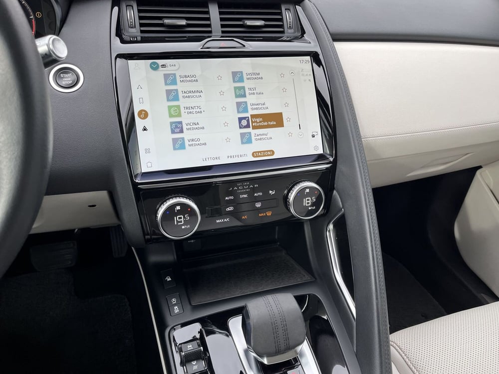 Jaguar E-Pace usata a Catania (9)