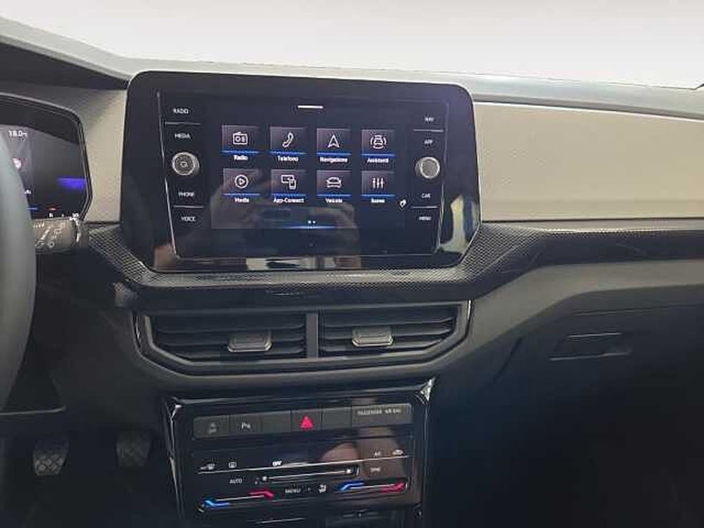 Volkswagen T-Cross nuova a Lecco (12)