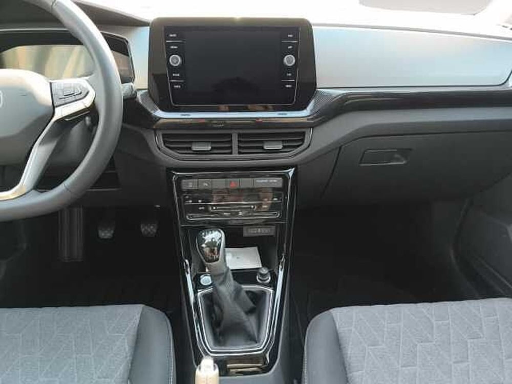 Volkswagen T-Cross nuova a Lecco (11)