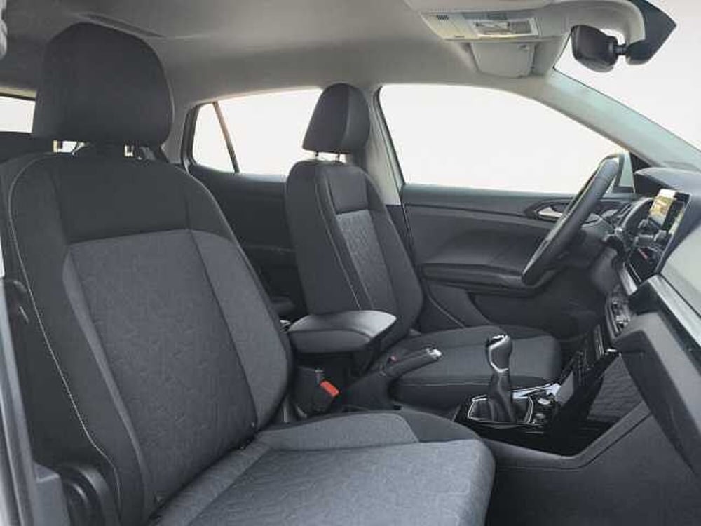 Volkswagen T-Cross nuova a Lecco (15)