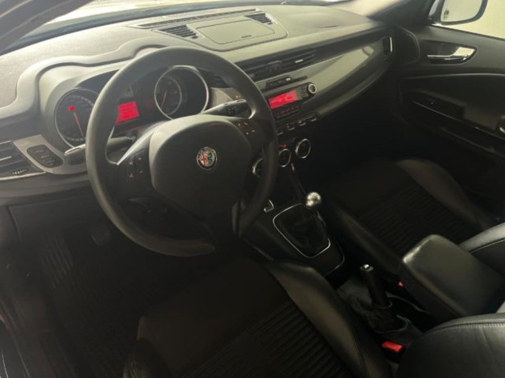 Alfa Romeo Giulietta usata a Trapani (7)
