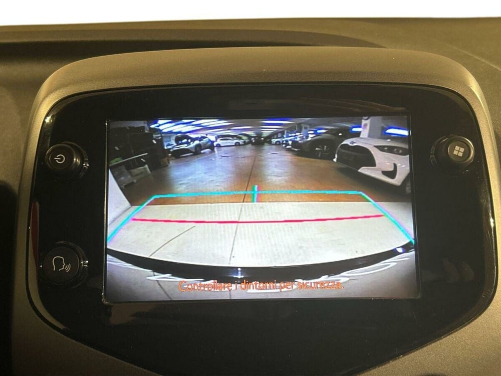 Toyota Aygo usata a Lecco (13)