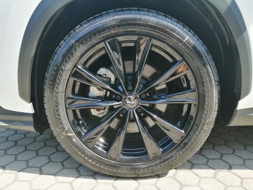 Lexus NX nuova a Como (10)