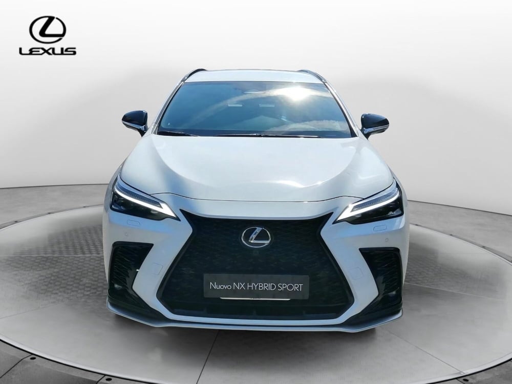 Lexus NX nuova a Como (5)