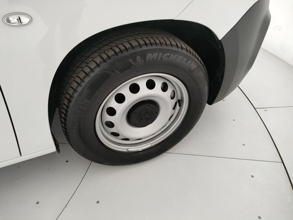 Peugeot e-Partner Furgone nuova a Caserta (14)