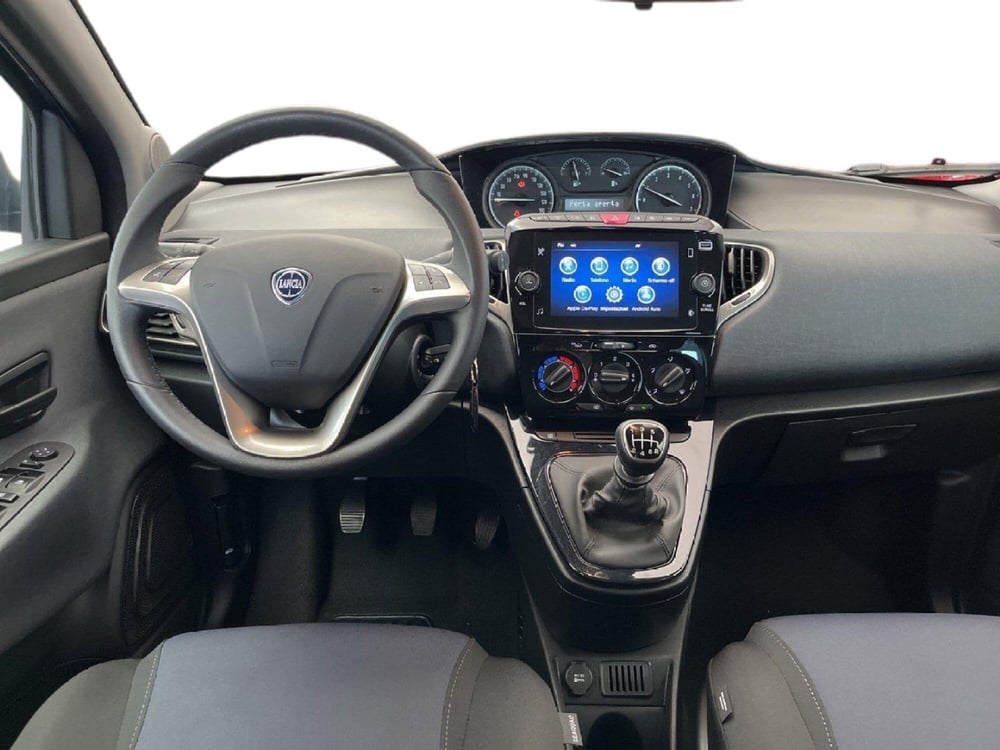Lancia Ypsilon usata a Torino (11)