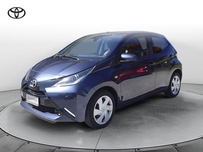 Toyota Aygo 1.0 VVT-i 69 CV 5 porte x-play del 2015 usata a Montebelluna