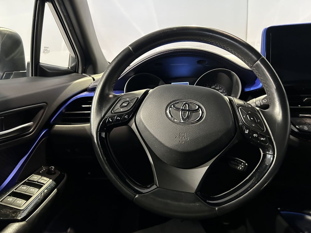 Toyota Toyota C-HR usata a Milano (10)
