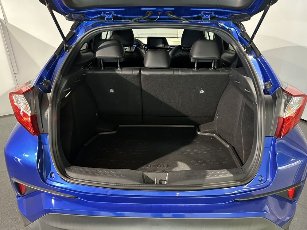 Toyota Toyota C-HR usata a Milano (11)