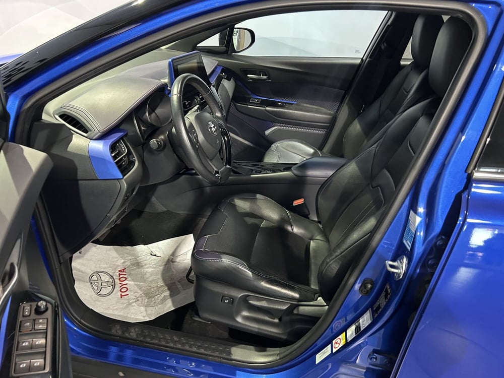 Toyota Toyota C-HR usata a Milano (12)
