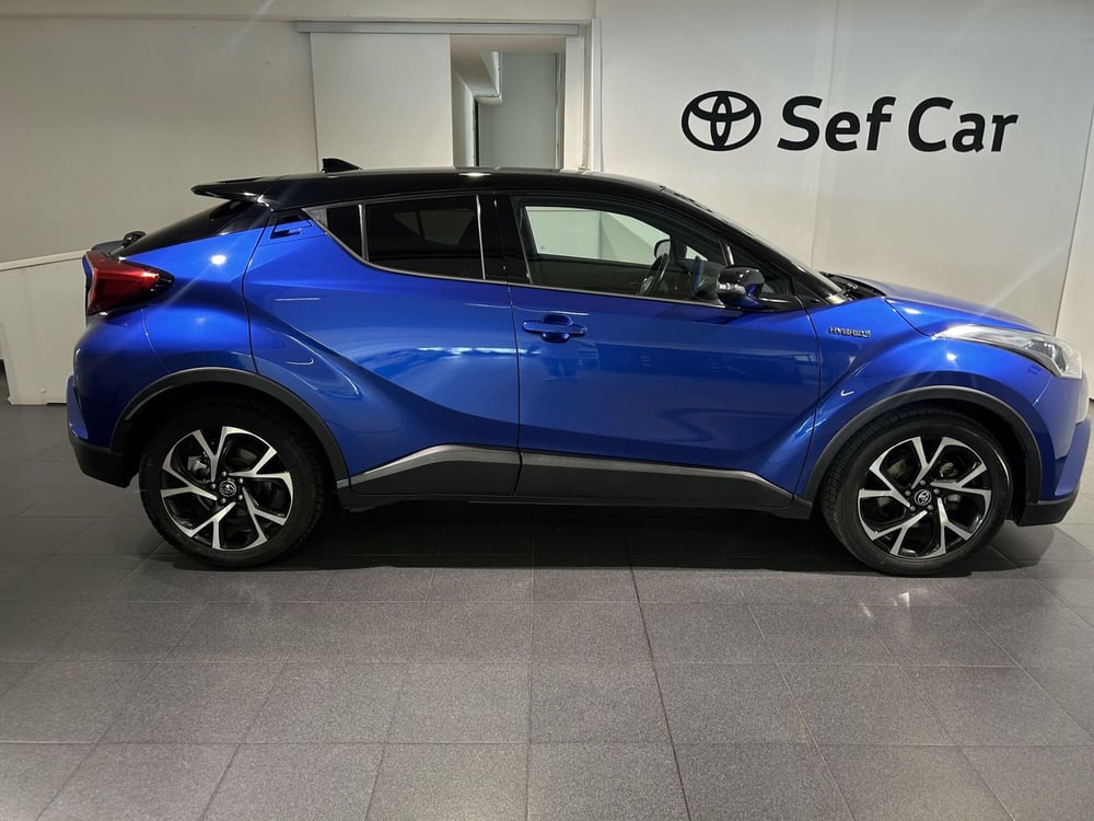 Toyota Toyota C-HR usata a Milano (14)