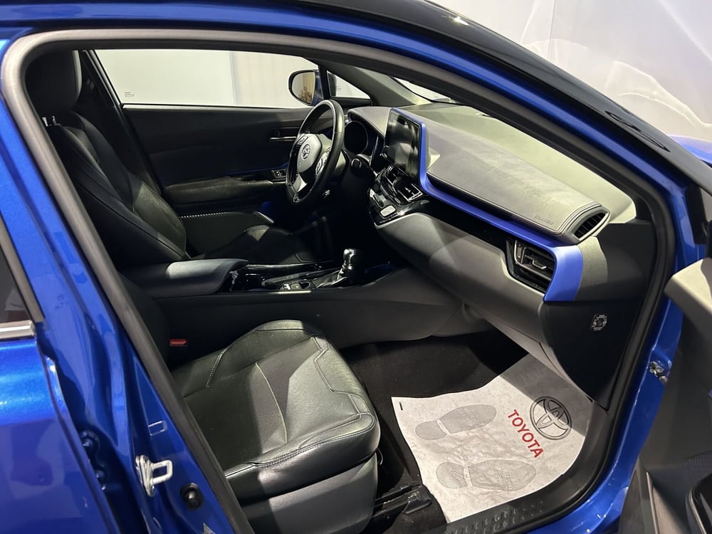 Toyota Toyota C-HR usata a Milano (6)