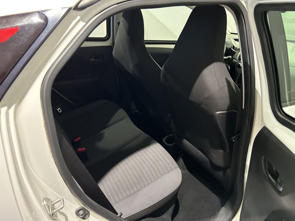 Toyota Aygo usata a Milano (8)