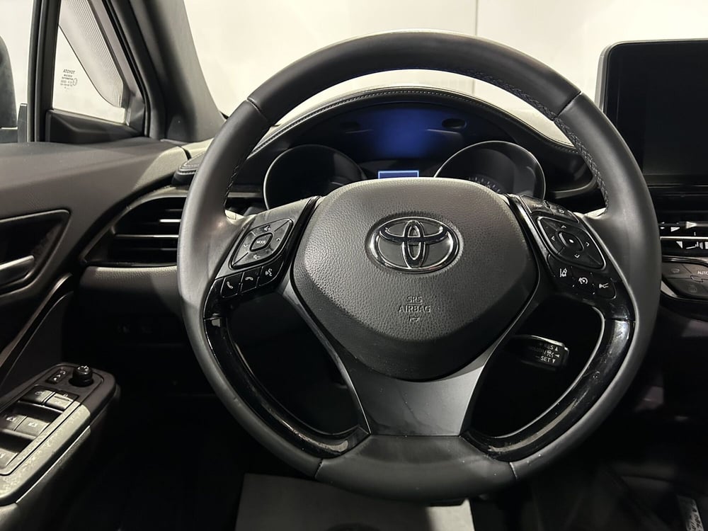 Toyota Toyota C-HR usata a Milano (10)