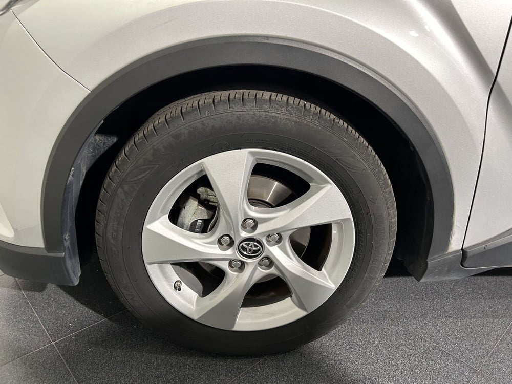Toyota Toyota C-HR usata a Milano (15)
