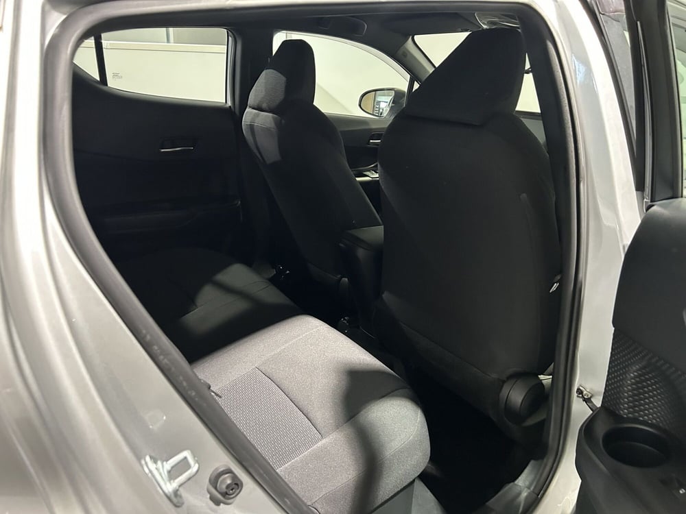 Toyota Toyota C-HR usata a Milano (8)