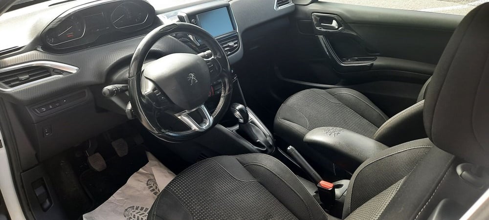 Peugeot 208 usata a Aosta (9)