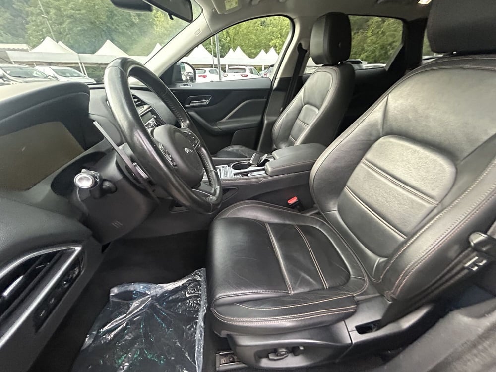 Jaguar F-Pace usata a La Spezia (10)