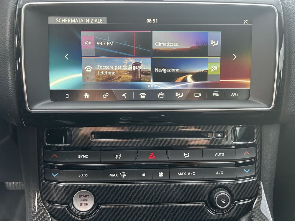 Jaguar F-Pace usata a La Spezia (13)