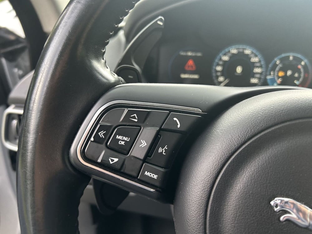 Jaguar F-Pace usata a La Spezia (16)
