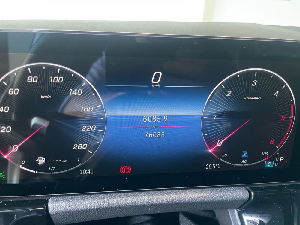Mercedes-Benz GLA SUV usata a Bergamo (12)