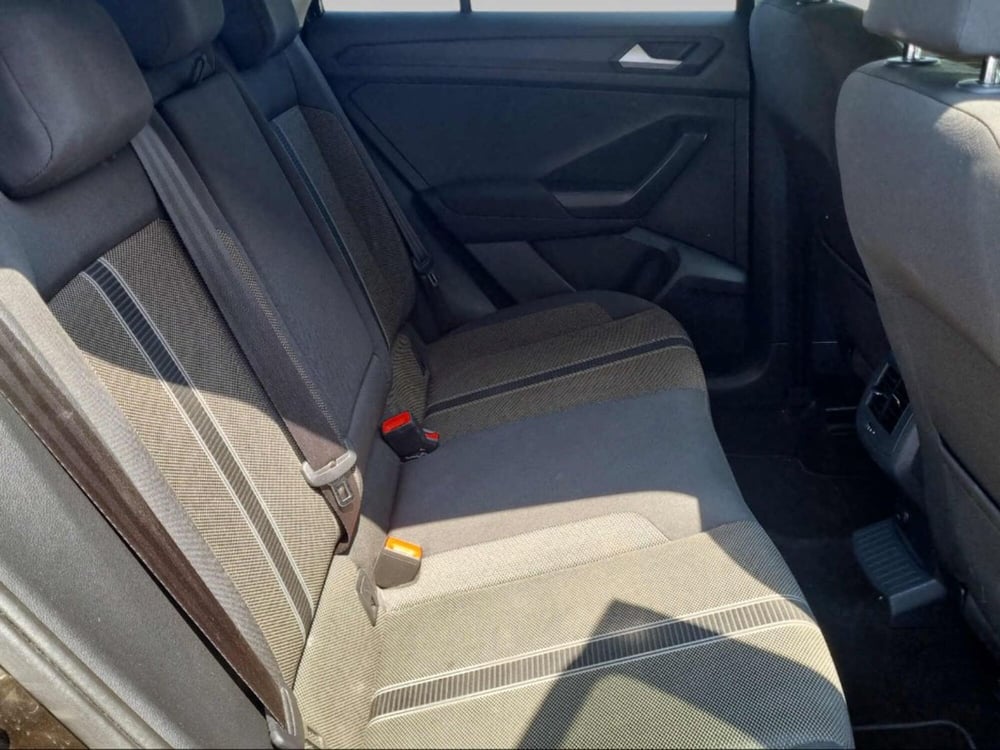 Volkswagen T-Roc usata a Livorno (11)