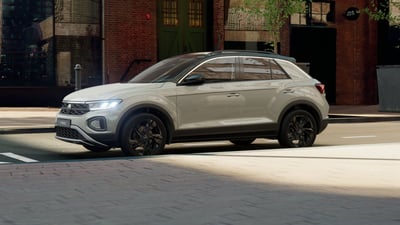 Volkswagen T-Roc 1.5 TSI ACT DSG Sport BlueMotion Technology nuova a Bologna