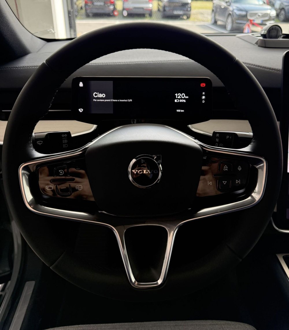 Volvo EX90 usata a Parma (10)