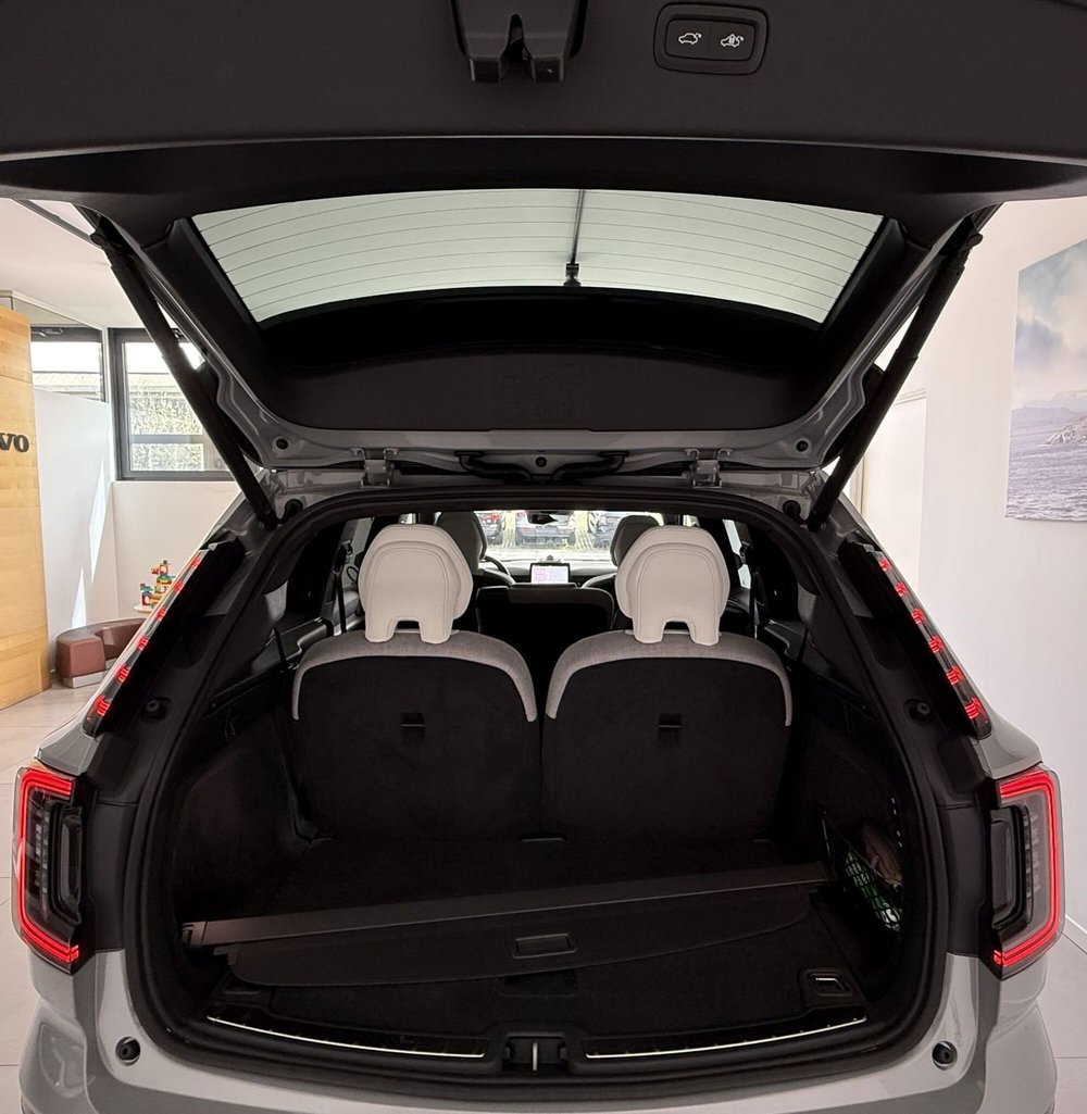 Volvo EX90 usata a Parma (13)