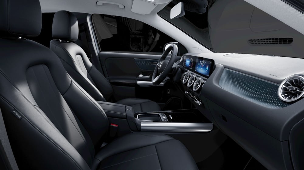 Mercedes-Benz GLA SUV nuova a Milano (7)