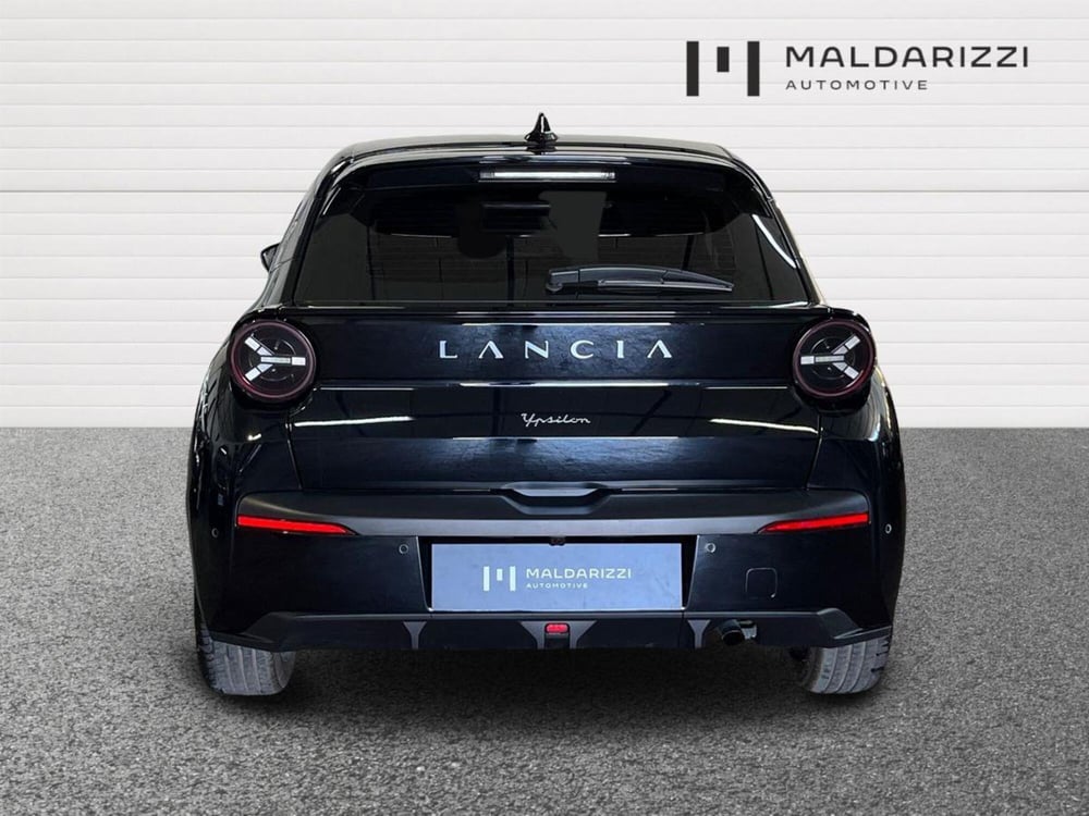 Lancia Ypsilon usata a Bari (3)