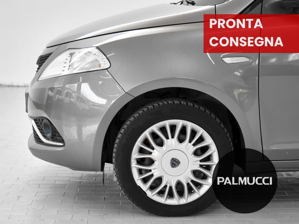 Lancia Ypsilon usata a Prato (6)
