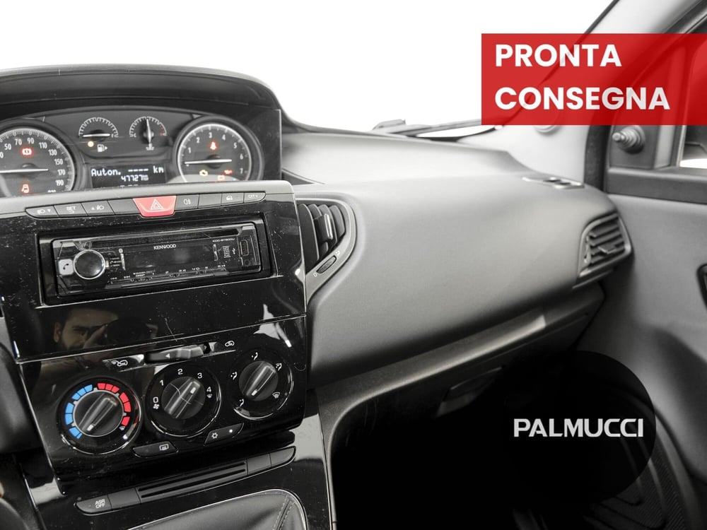 Lancia Ypsilon usata a Prato (9)