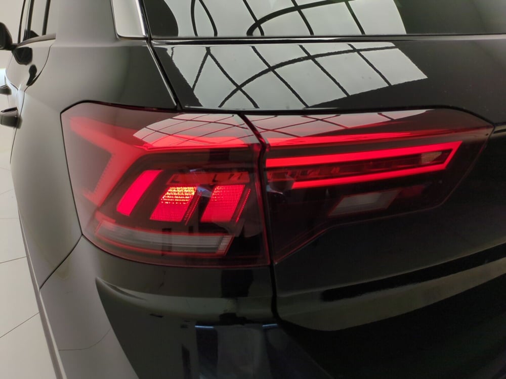 Volkswagen T-Roc nuova a Avellino (12)