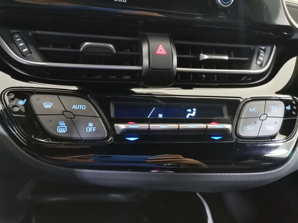 Toyota Toyota C-HR usata a Salerno (14)