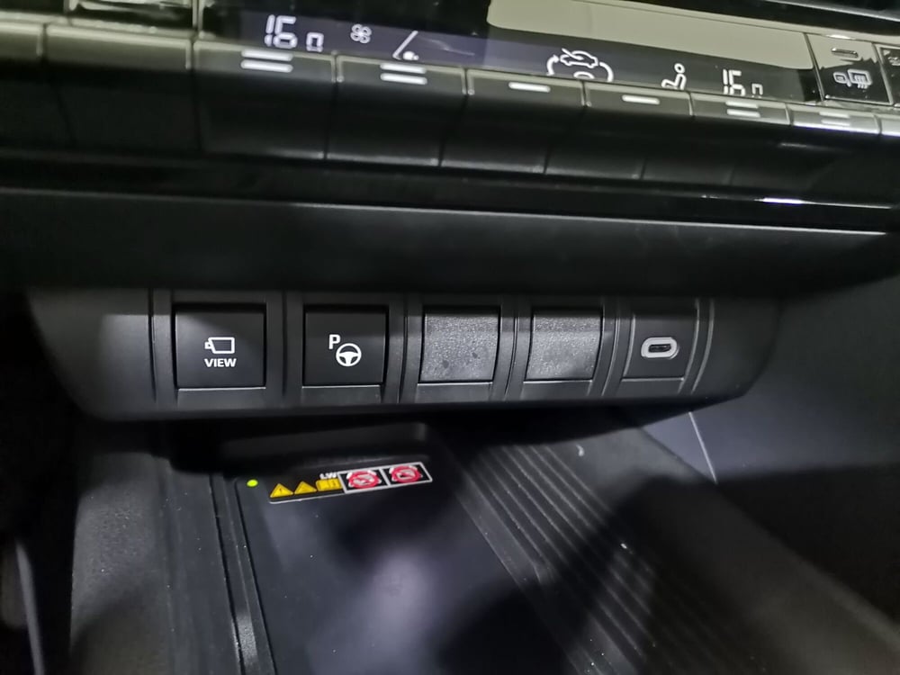 Toyota Toyota C-HR usata a Salerno (16)